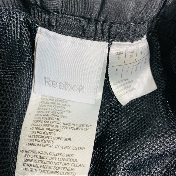 Reebok Classics S Vector black track pants - Picture 3 of 8